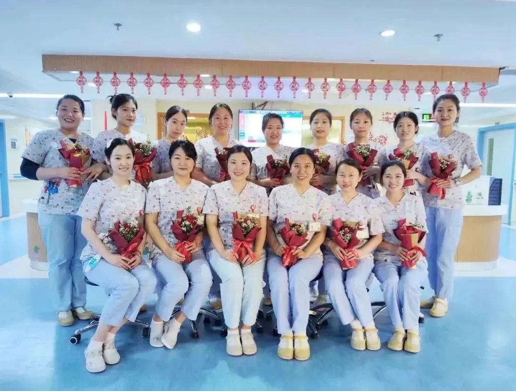 胡正红护士长：提灯前行二十余载，倾心守护 TA 们走向移植后的诗和远方