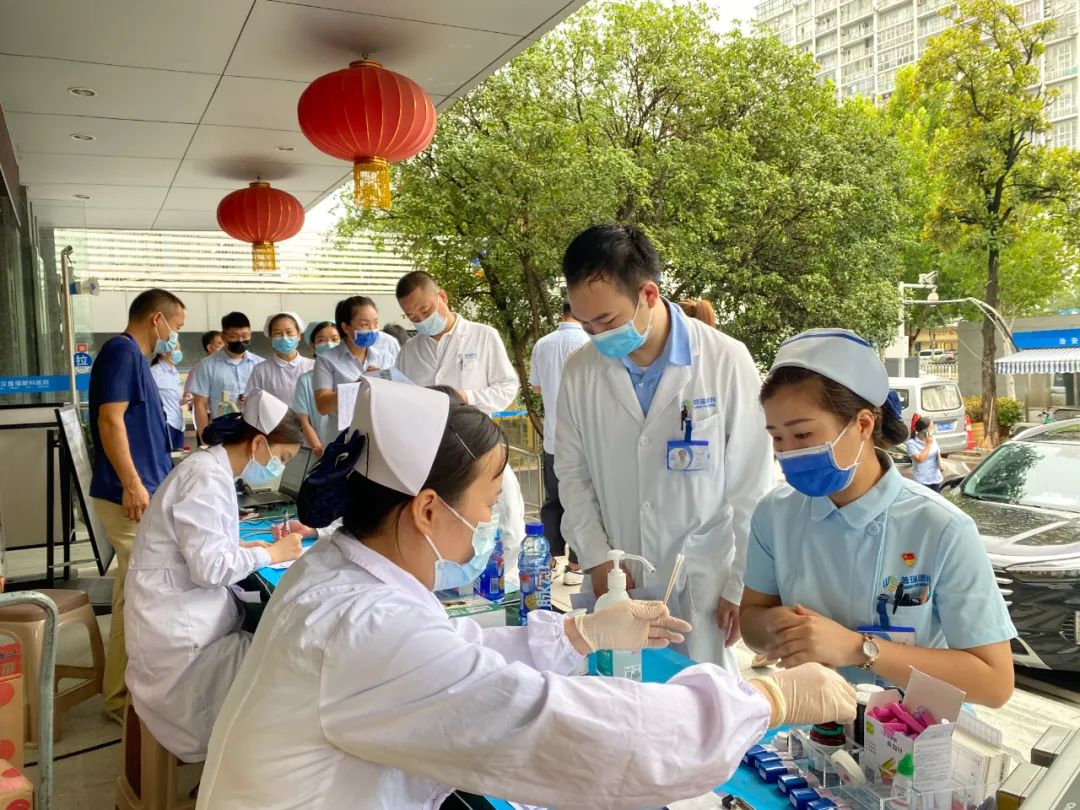 喜报!武汉普瑞眼科医院罗露荣获第三届「武汉好护士」荣誉称号