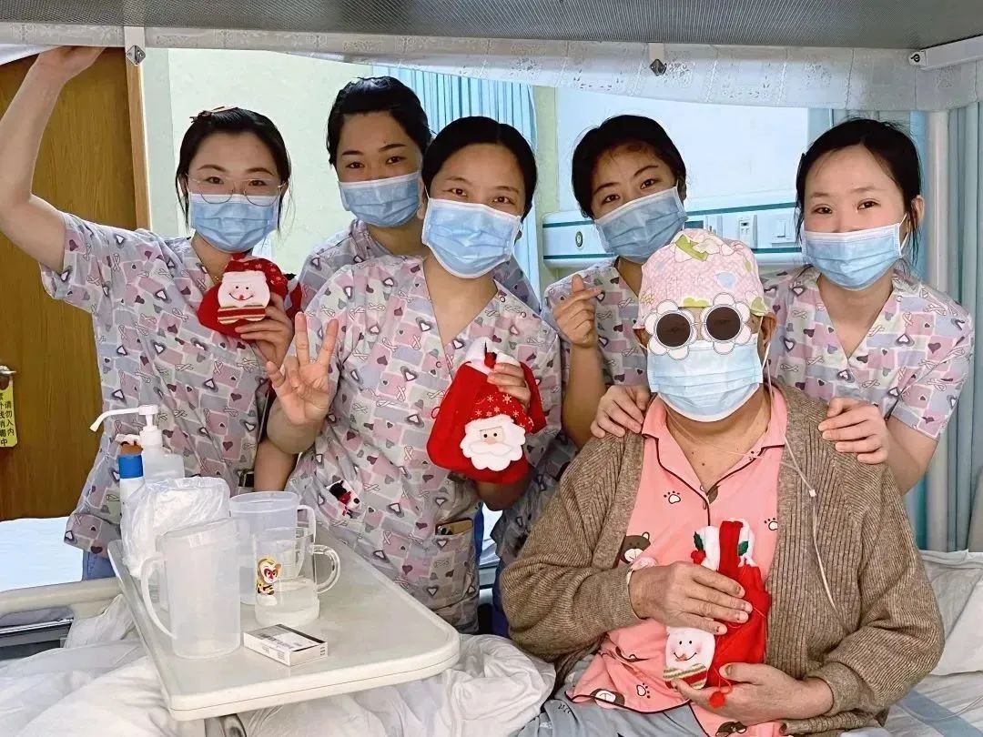 胡正红护士长：提灯前行二十余载，倾心守护 TA 们走向移植后的诗和远方