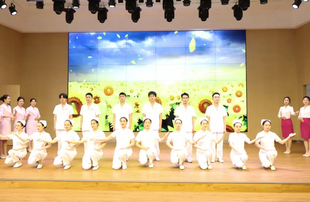 5·12 护士节 | 头条属于最美的你们