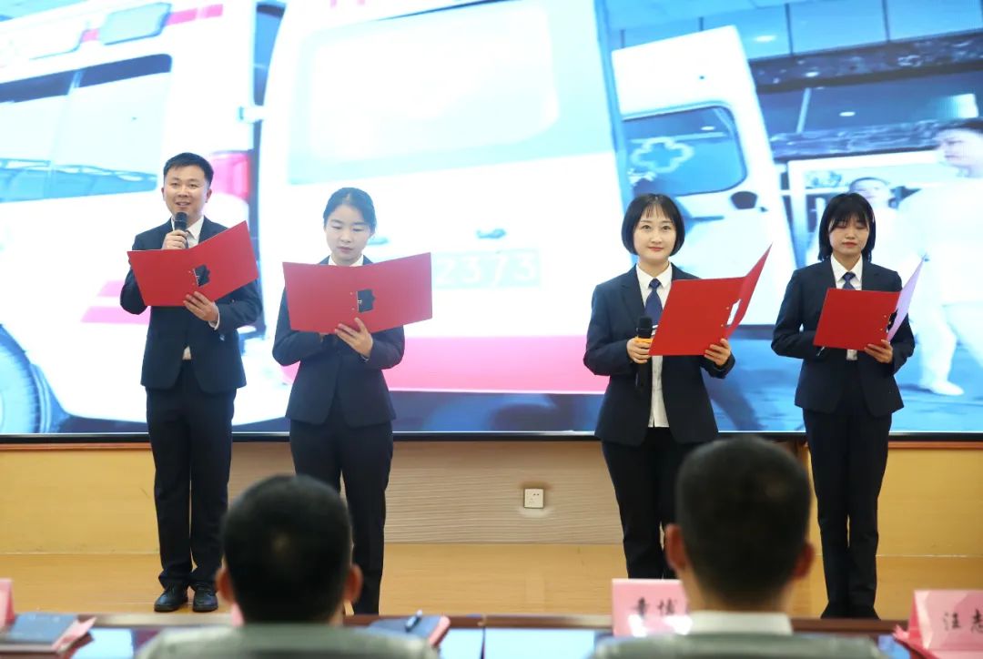 常德市第四人民医院隆重举行「5.12」护士节庆祝活动暨护士节表彰大会