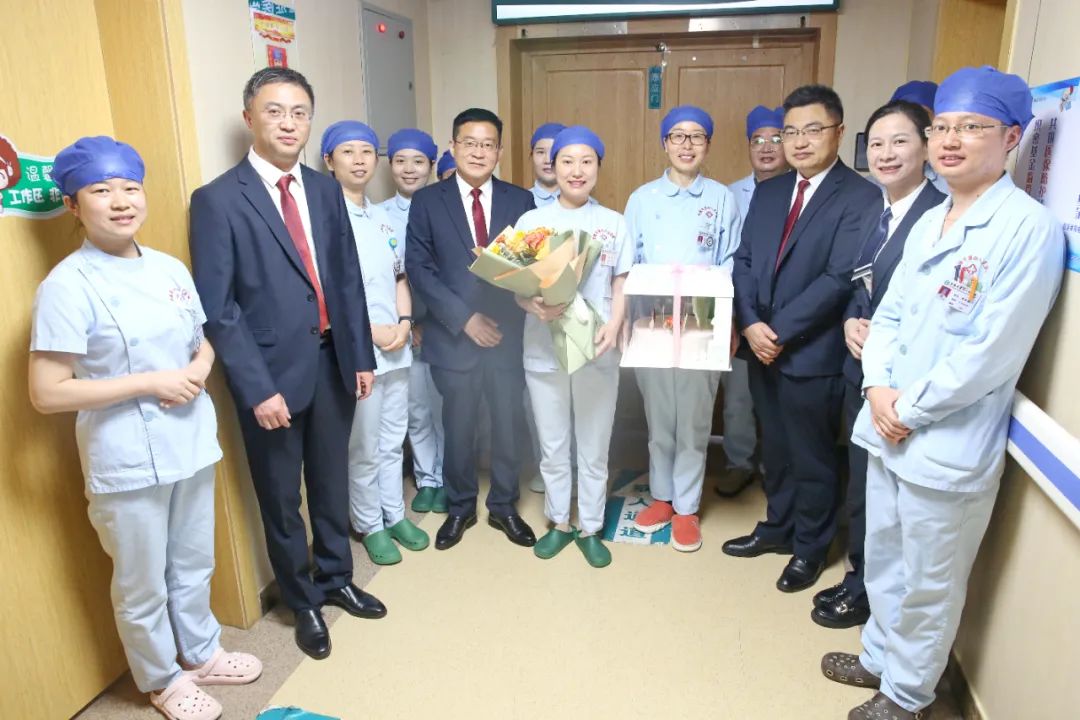 常德市第四人民医院隆重举行「5.12」护士节庆祝活动暨护士节表彰大会