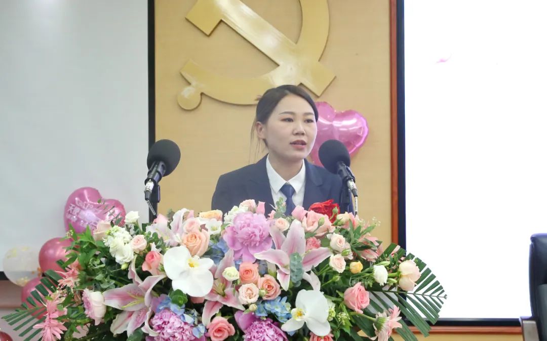 常德市第四人民医院隆重举行「5.12」护士节庆祝活动暨护士节表彰大会