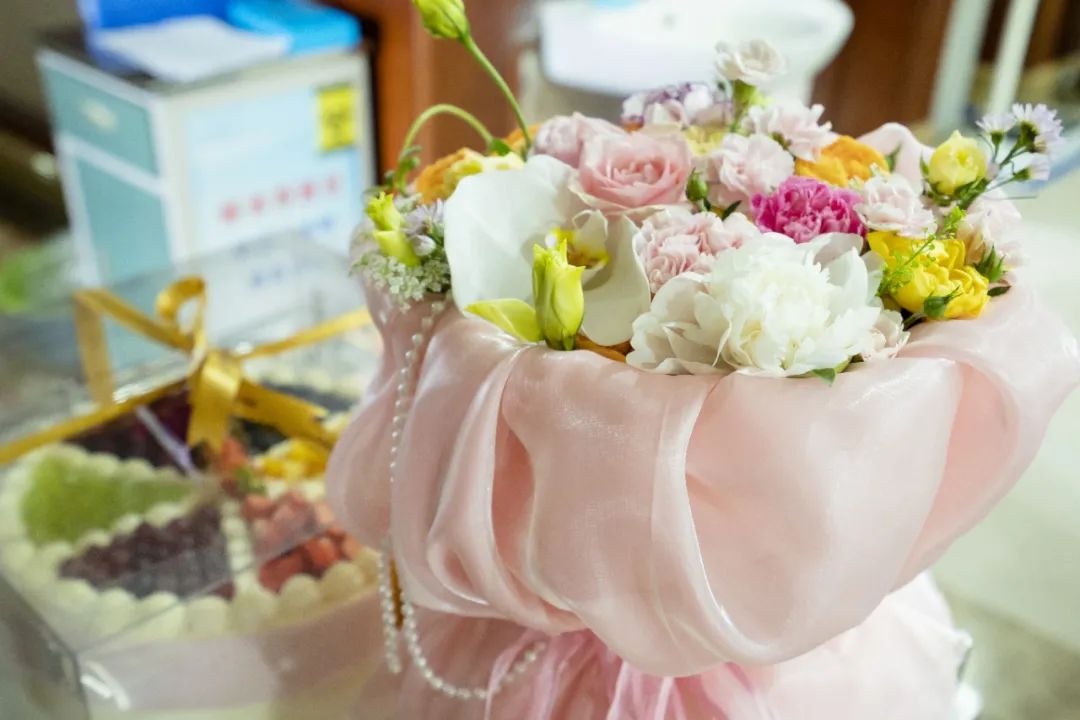 致敬母爱,幸孕育见——郑州大学第三附属医院开展母亲节系列主题活动