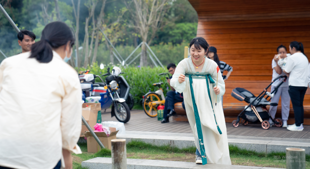 穿汉服、做团扇、围炉煮茶...... 深圳市罗湖区人民医院护理同仁户外拓展庆祝「国际护士节」