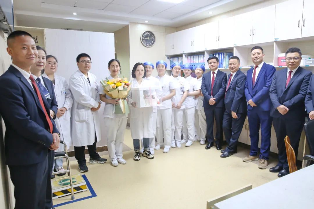 常德市第四人民医院隆重举行「5.12」护士节庆祝活动暨护士节表彰大会