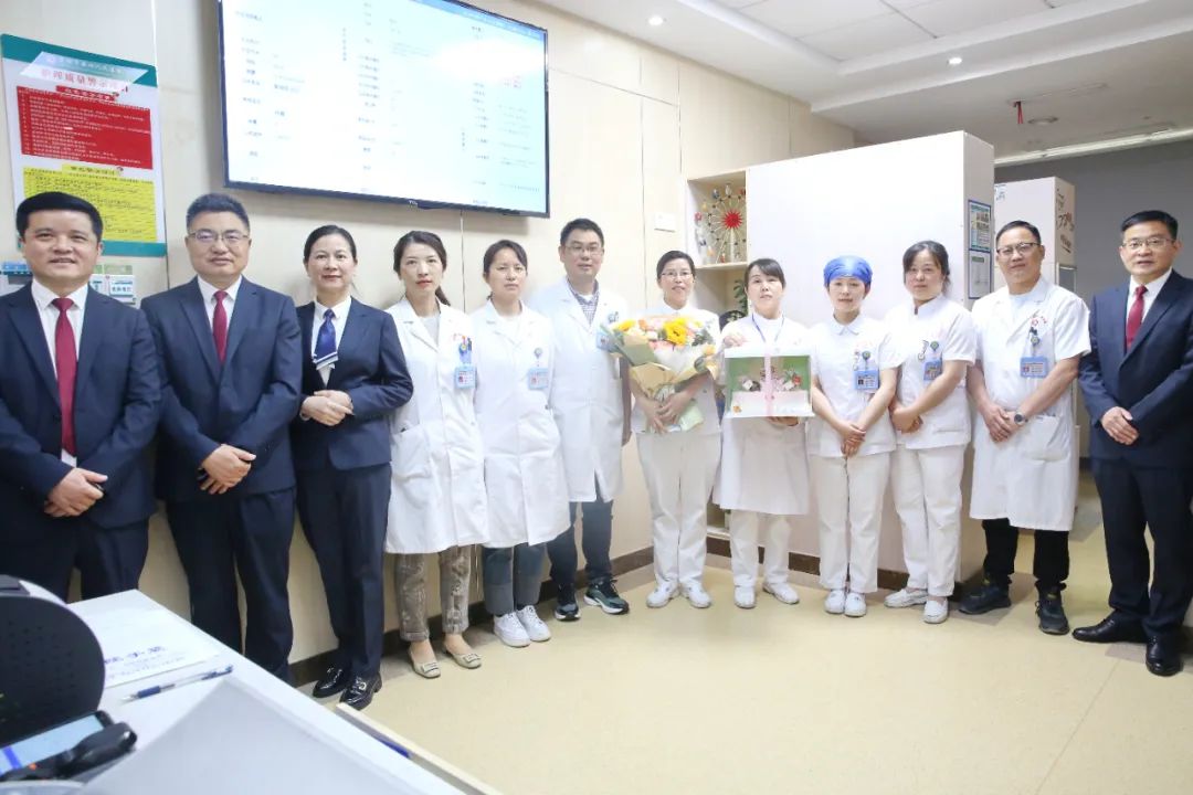 常德市第四人民医院隆重举行「5.12」护士节庆祝活动暨护士节表彰大会