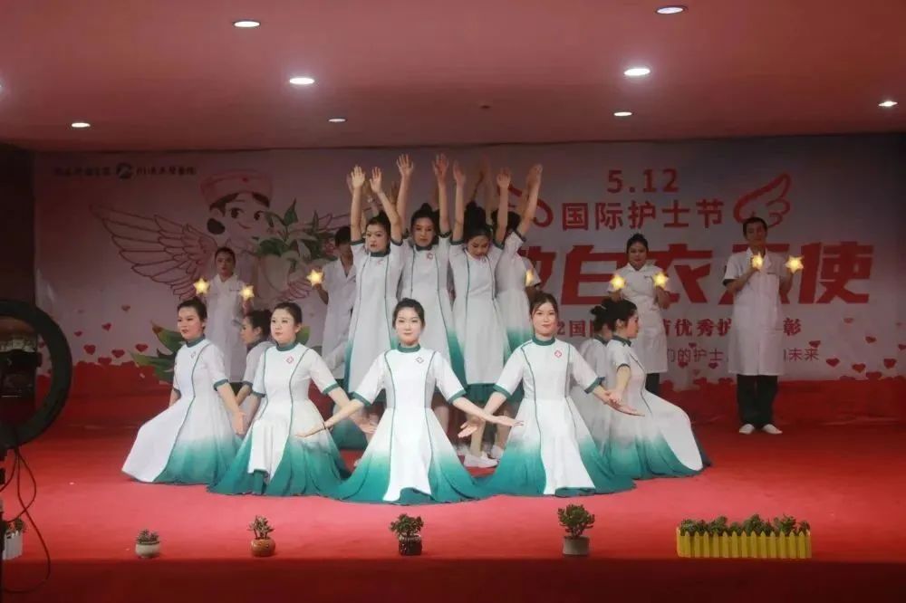 【5.12 护士节】您如天使提灯而来，点燃生命之光