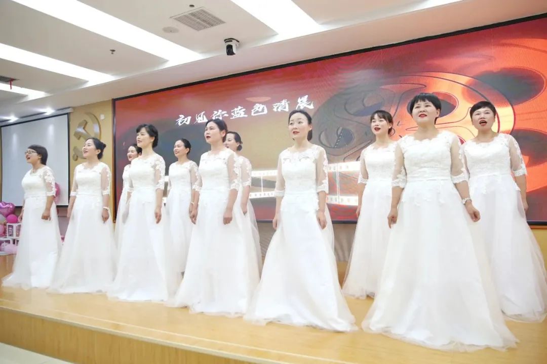 常德市第四人民医院隆重举行「5.12」护士节庆祝活动暨护士节表彰大会