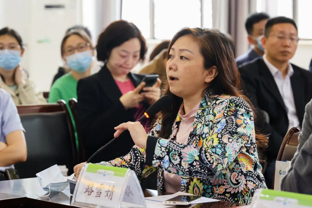 「骄子计划」银海领航卓越奖表彰大会暨近视防治 11 法则成果报告会隆重举行