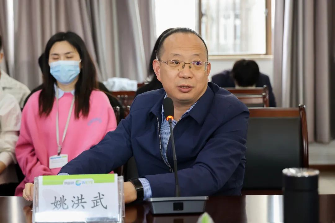 「骄子计划」银海领航卓越奖表彰大会暨近视防治 11 法则成果报告会隆重举行