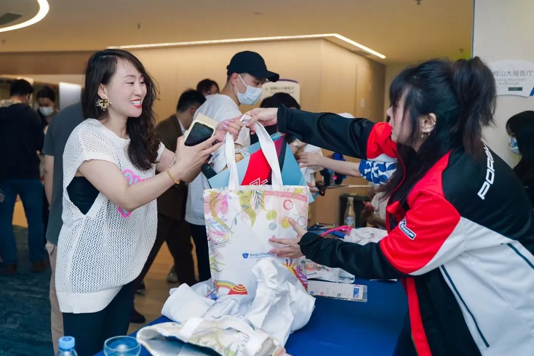 和睦家 x 保时捷 | 「小小医生」职业体验日，母亲节亲子活动完美落幕！