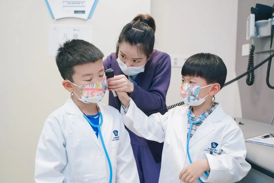 和睦家 x 保时捷 | 「小小医生」职业体验日，母亲节亲子活动完美落幕！