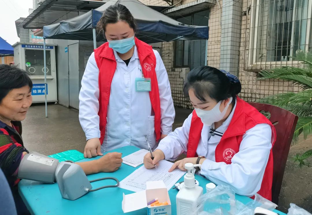 「医心为民•服务群众」——合江县人民医院巡回义诊活动进行时