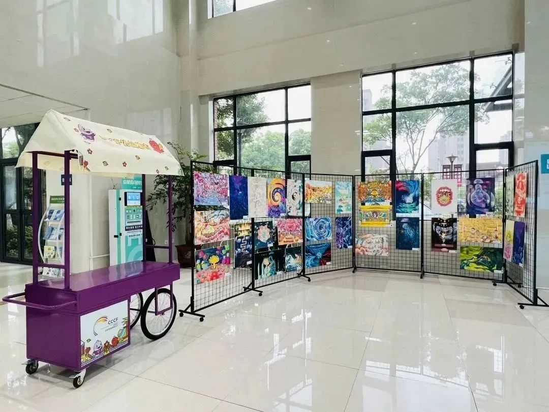 2023 年肠道科普插画巡展和 CCCF 公益集市首展在上海市宝山区大场医院拉开序幕！