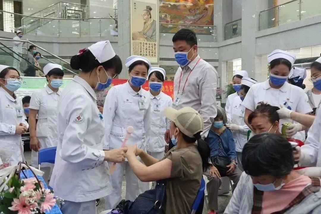 广西中医药大学第一附属医院举办庆祝「5.12」国际护士节大型义诊活动