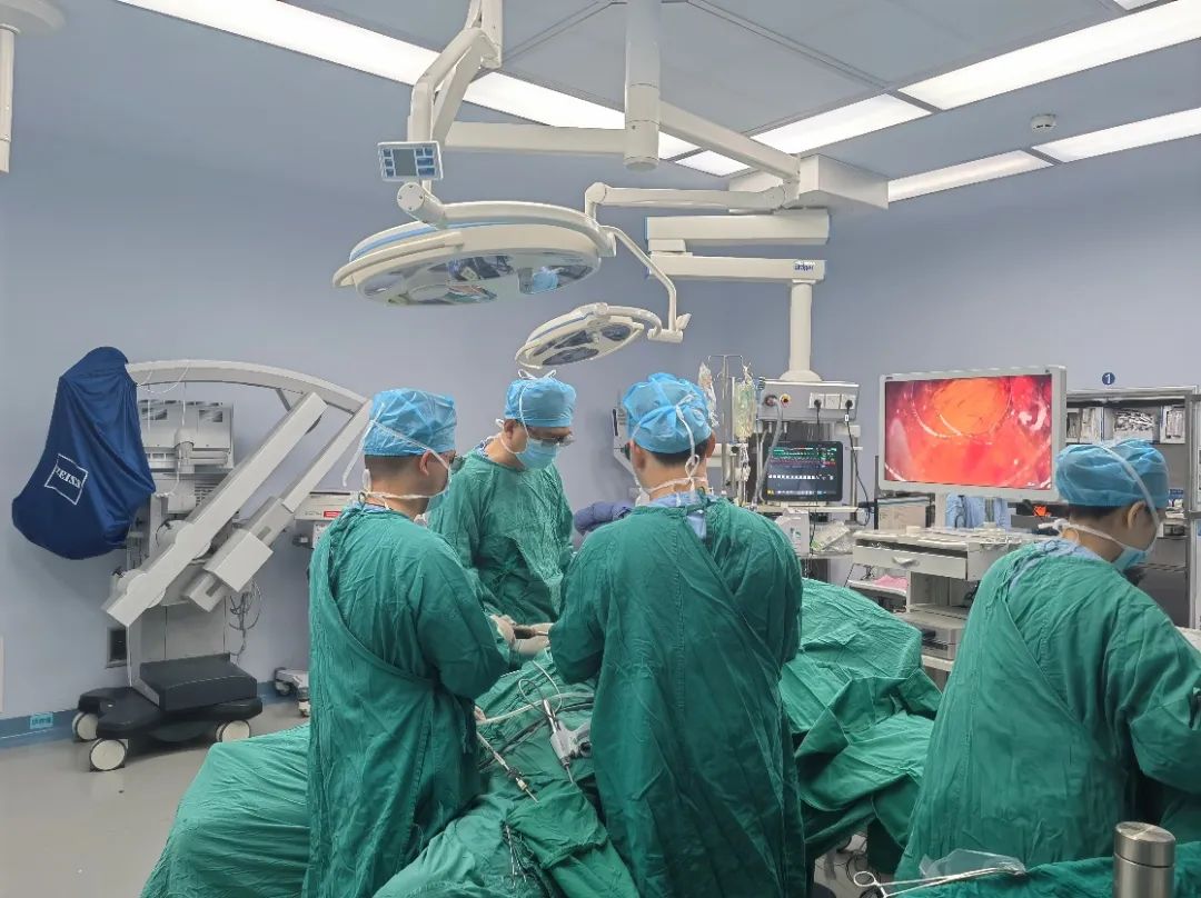 南方医科大学顺德医院胃肠外科：体重 370 斤+的他，有个减重梦