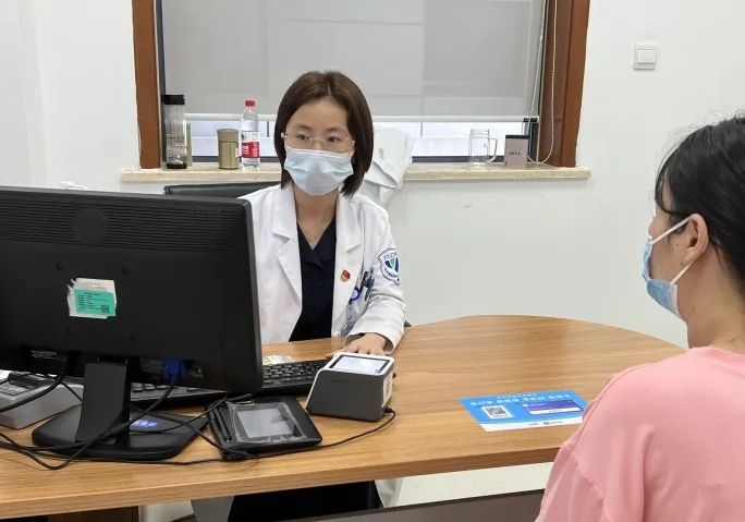 「学霸」儿子睡觉时手脚抖口角抽，没想到居然是癫痫！