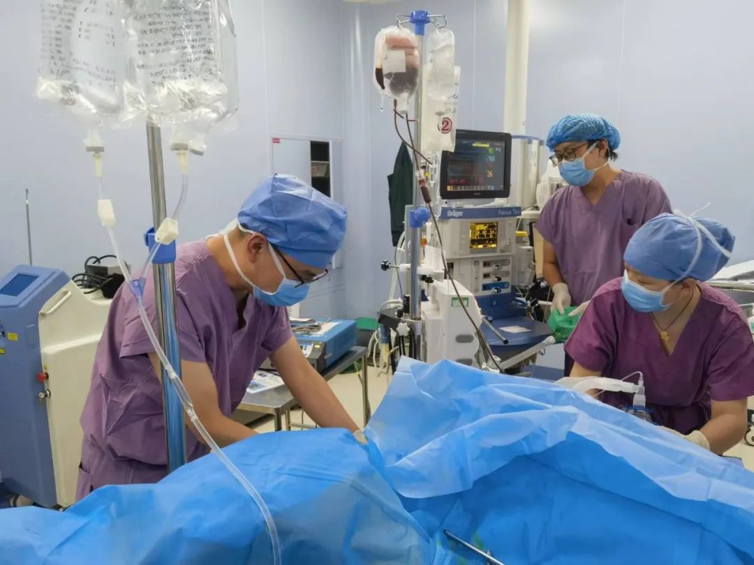 8 旬老人排尿费力竟遇「血膀胱」!西安高新医院成功救治