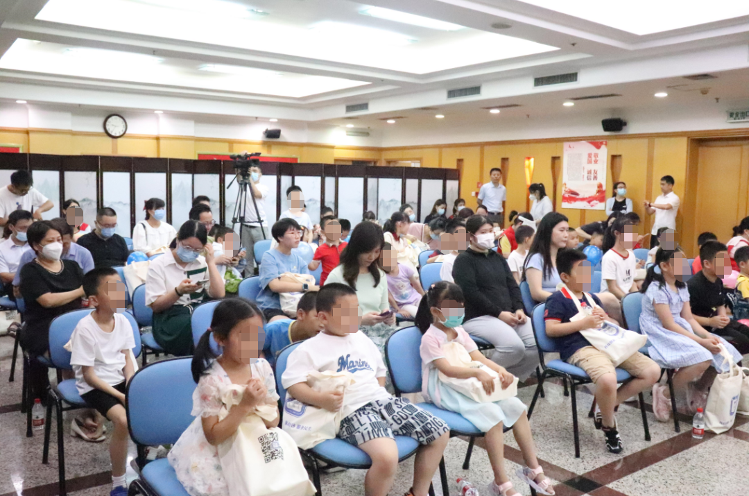 省科技厅开展「童心向党，放飞梦想」庆六一主题教育实践活动