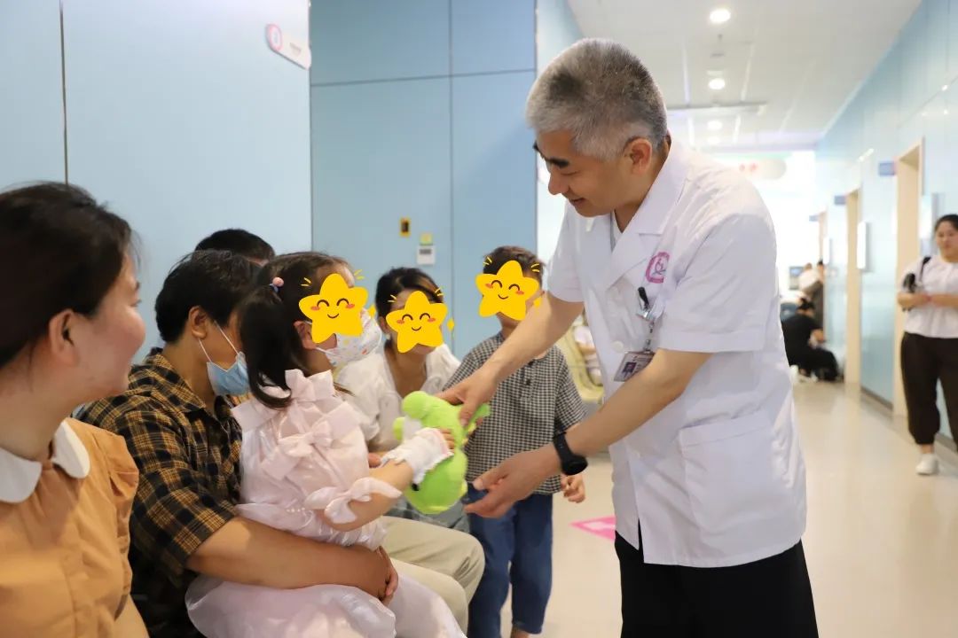「六一」儿童节：阜阳市妇女儿童医院为小朋友送去可爱的礼物、暖心的祝福～