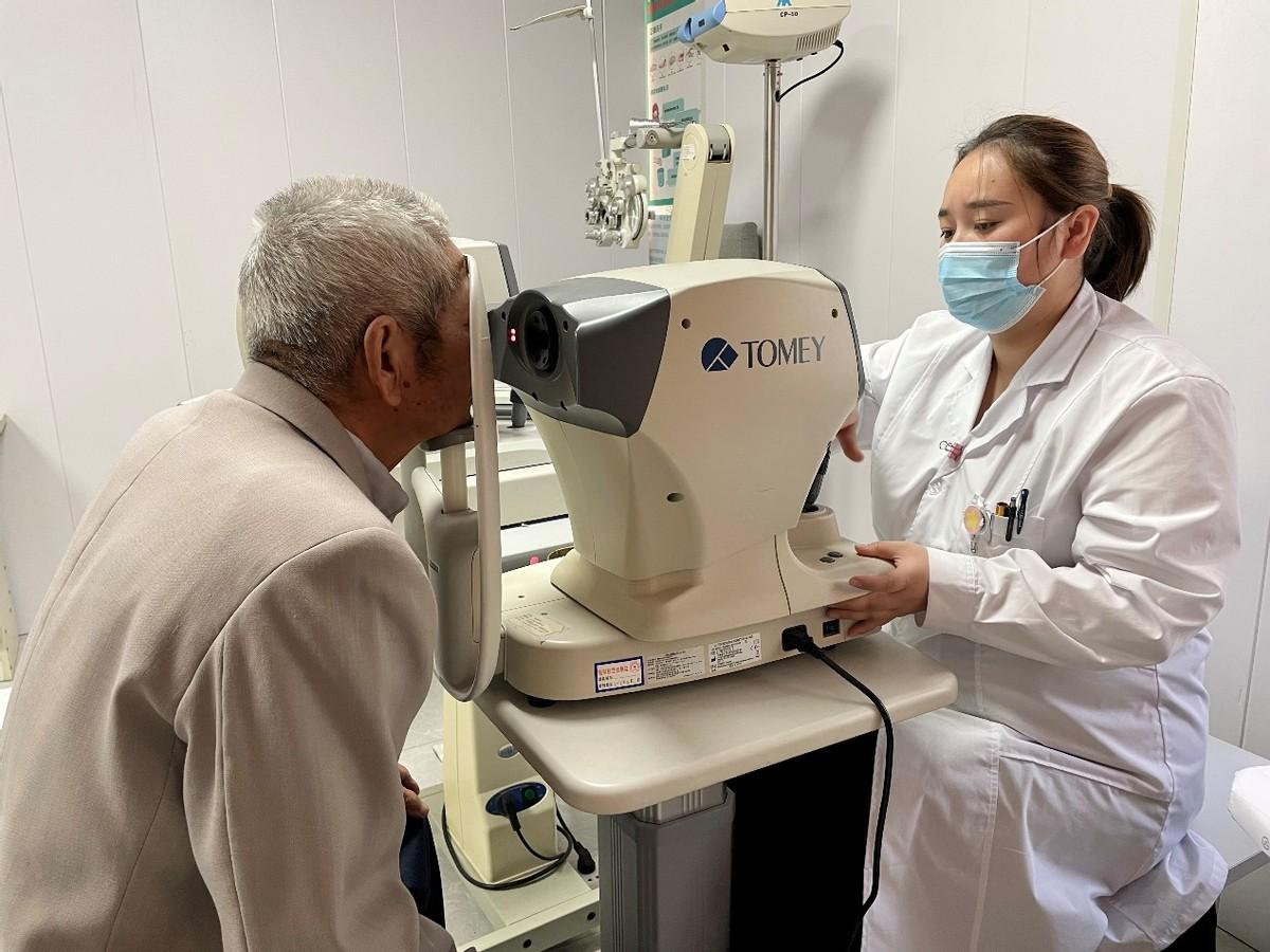 关注父母眼健康！华厦眼科携手 50 家品牌一起为爱「告白」