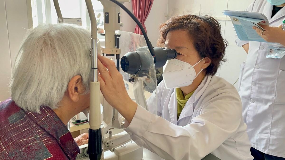 关注父母眼健康！华厦眼科携手 50 家品牌一起为爱「告白」