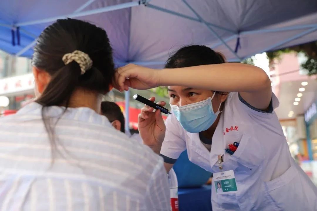 守护您的「睛」彩世界——柳州市红十字会医院举办爱眼日系列活动
