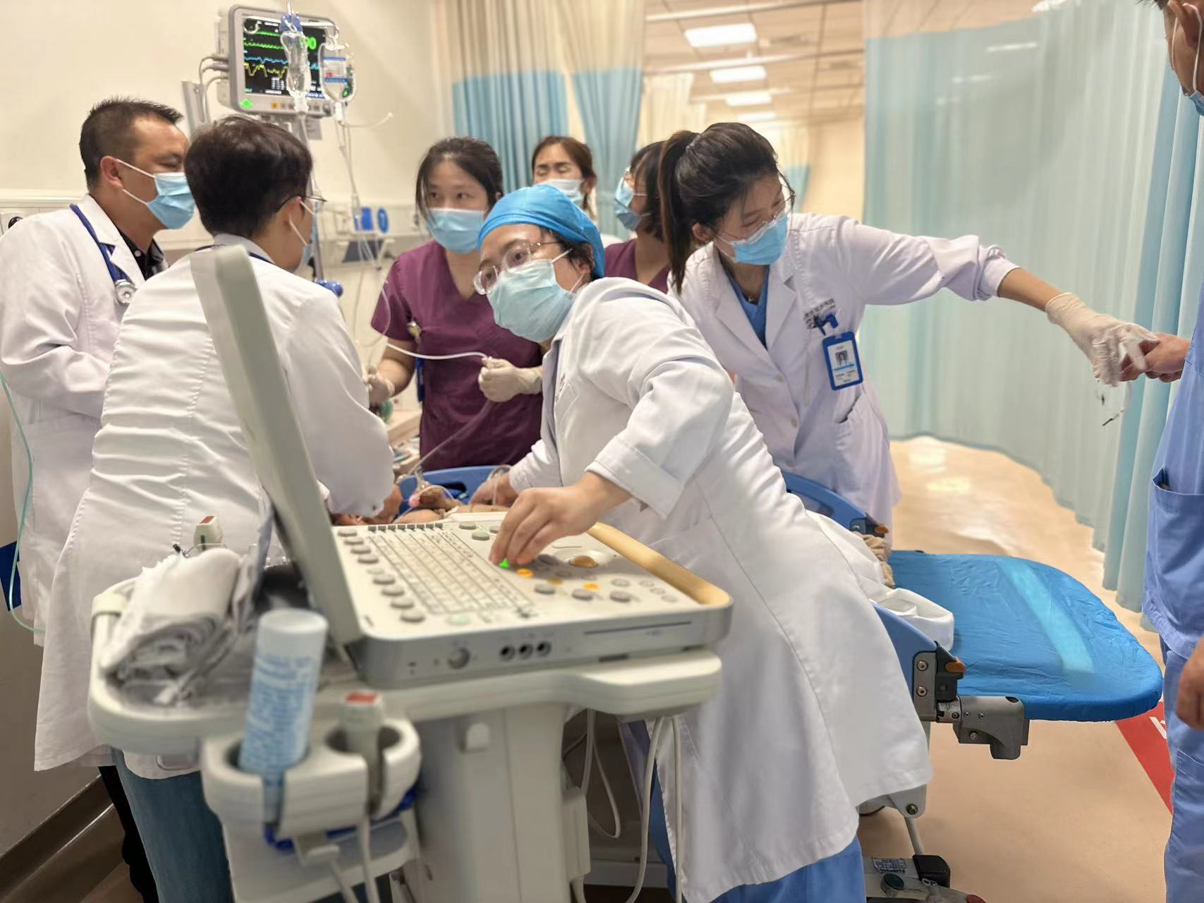 3 岁幼儿 8 楼坠落生命垂危 合肥京东方医院开绿色通道全力救治