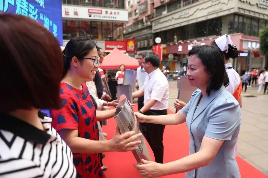 守护您的「睛」彩世界——柳州市红十字会医院举办爱眼日系列活动