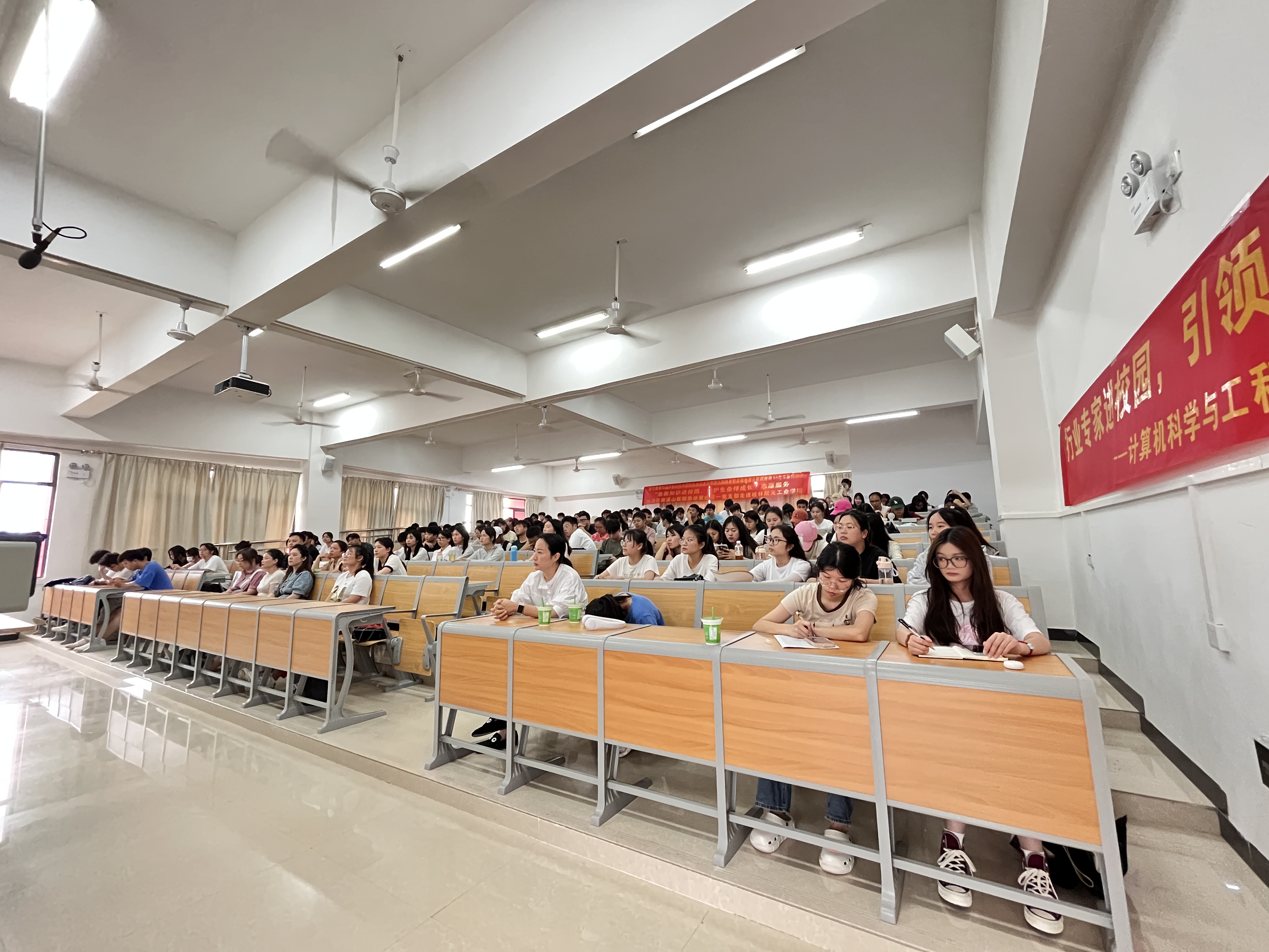 急救知识进校园 守护生命伴成长