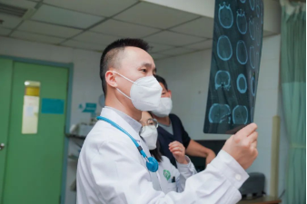 西安大兴医院赵鹏：癌症这场生死战，我与你同在