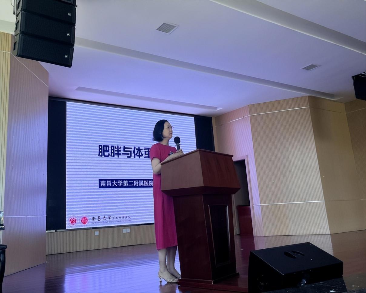 南昌大学第二附属医院生殖医学中心刘朝霞教授赴余干仁和医院授课