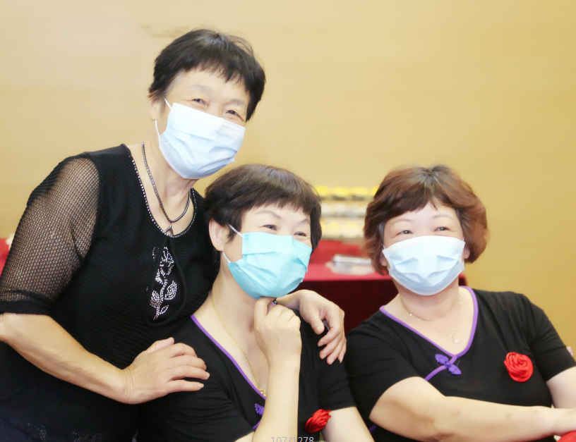 不负时光之约丨今日，吴秀萍与姐妹们共享夏日美好！