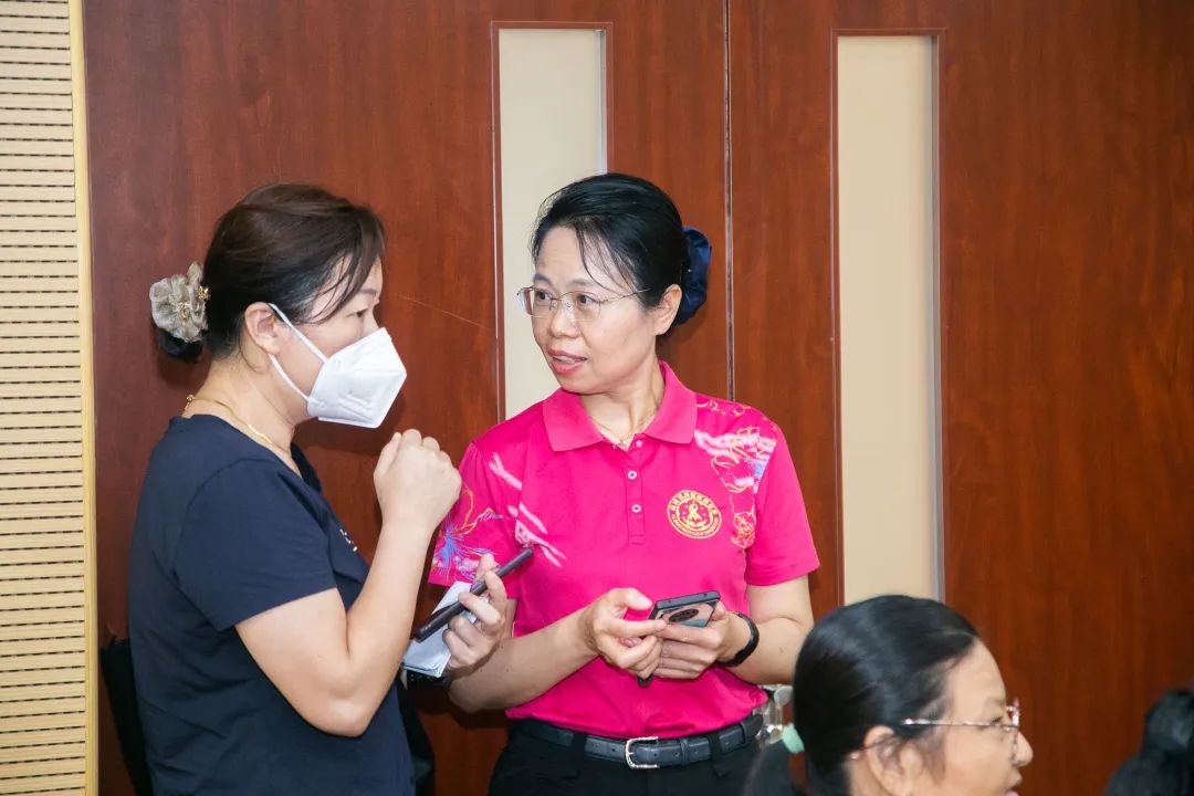 不负时光之约丨今日，吴秀萍与姐妹们共享夏日美好！