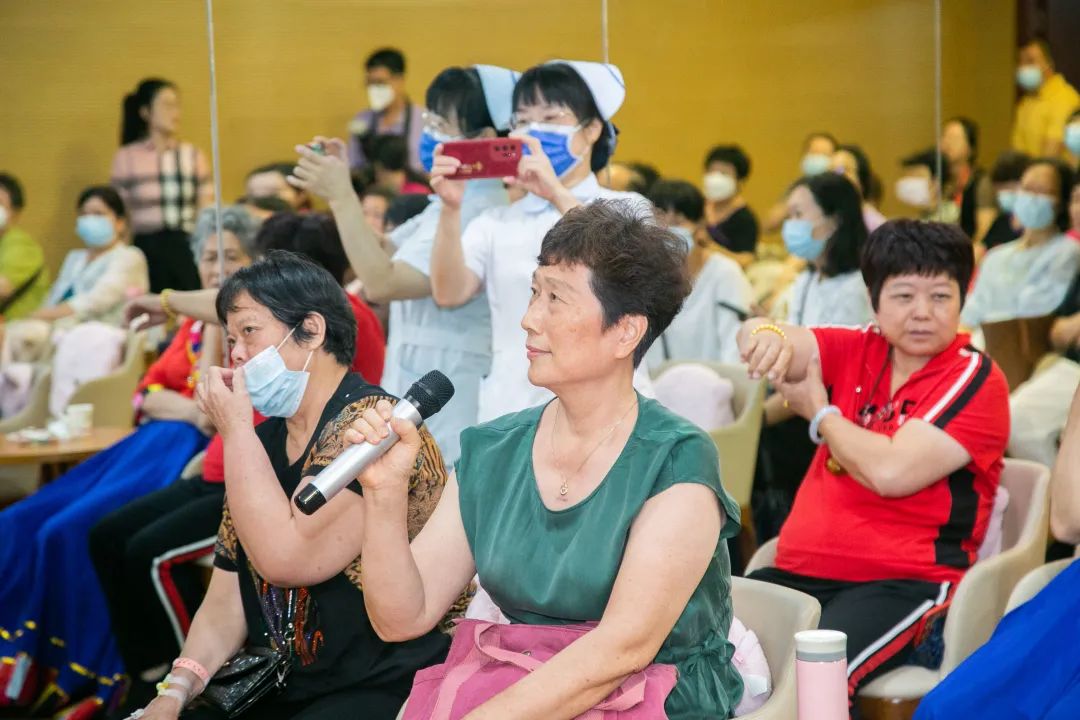 不负时光之约丨今日，吴秀萍与姐妹们共享夏日美好！