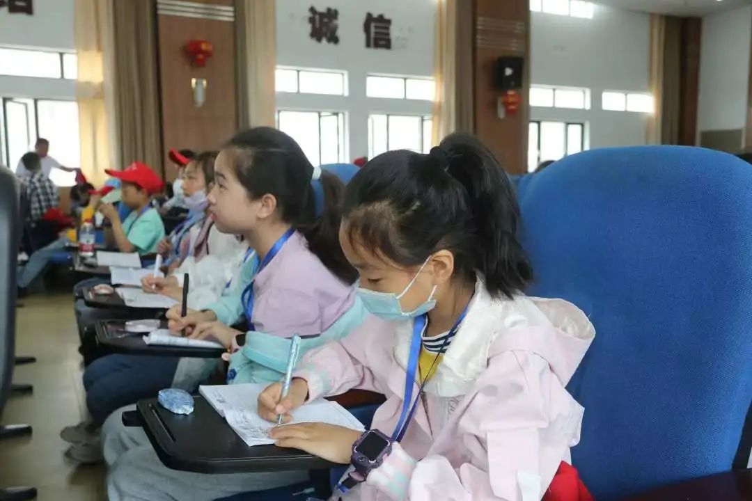 小小中医体验官——荆门晚报小记者走进荆门市中医医院学习中医药文化