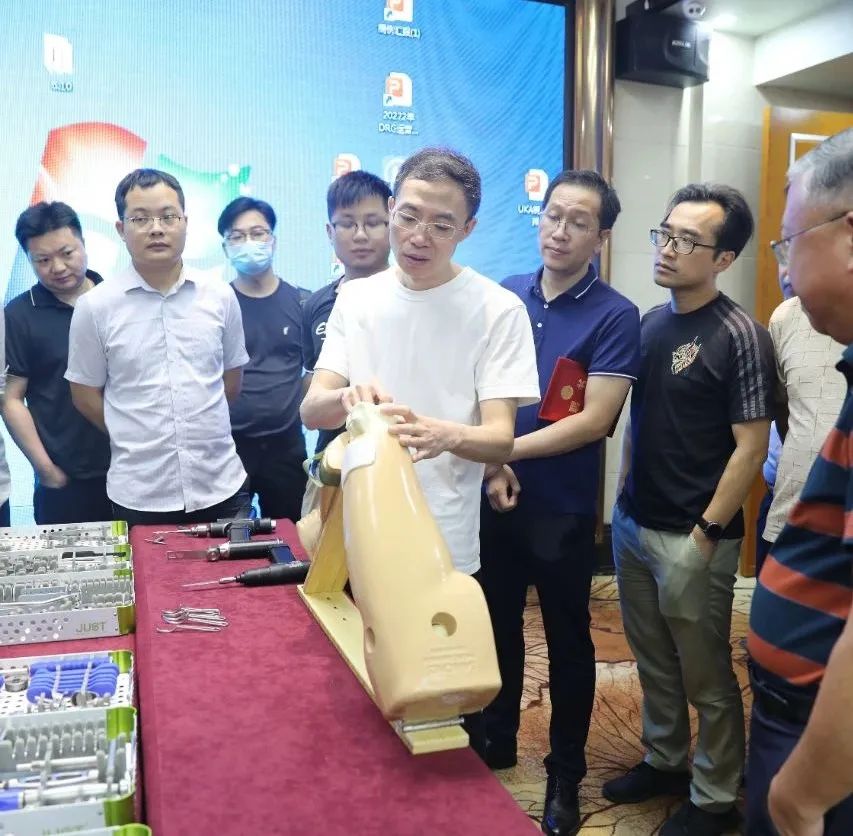 湘潭市骨科医疗质量控制中心换届 刘忠任中心主任