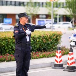 【员工风采】保安俞师傅：我要把优质医疗资源分享给身边人