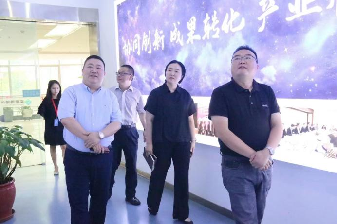 热烈欢迎九龙坡区卫健委蒋立强书记、焦俊秋副主任一行莅临威斯腾生物研究院调研指导！