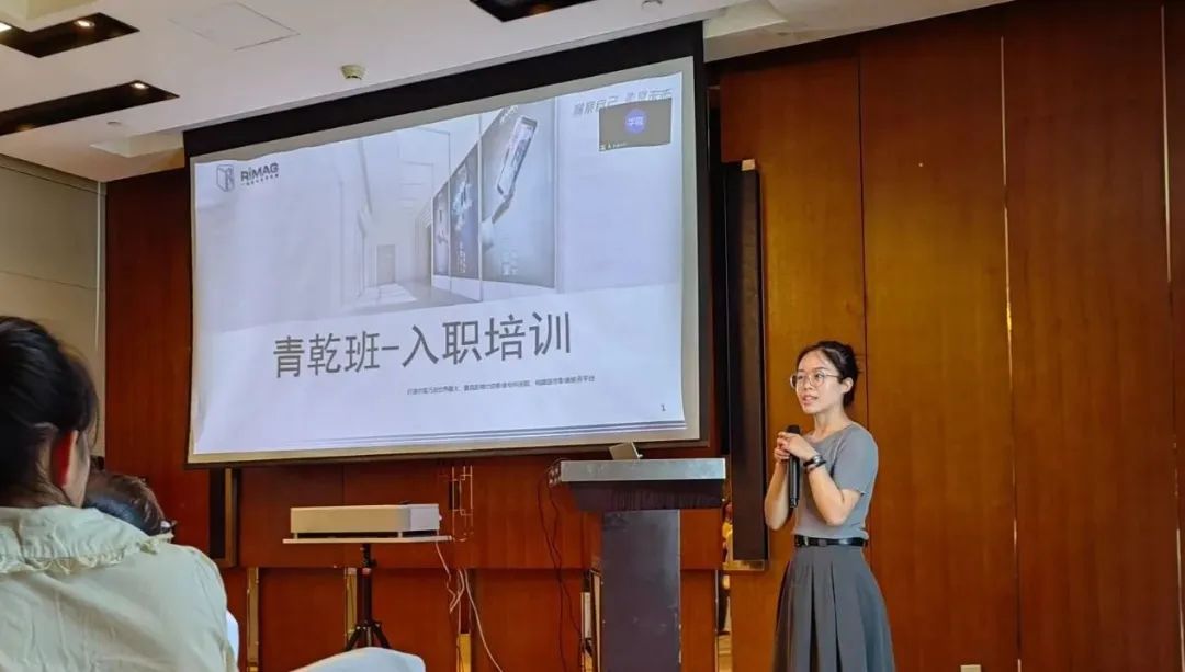 循「影」而行，向「阳」而生