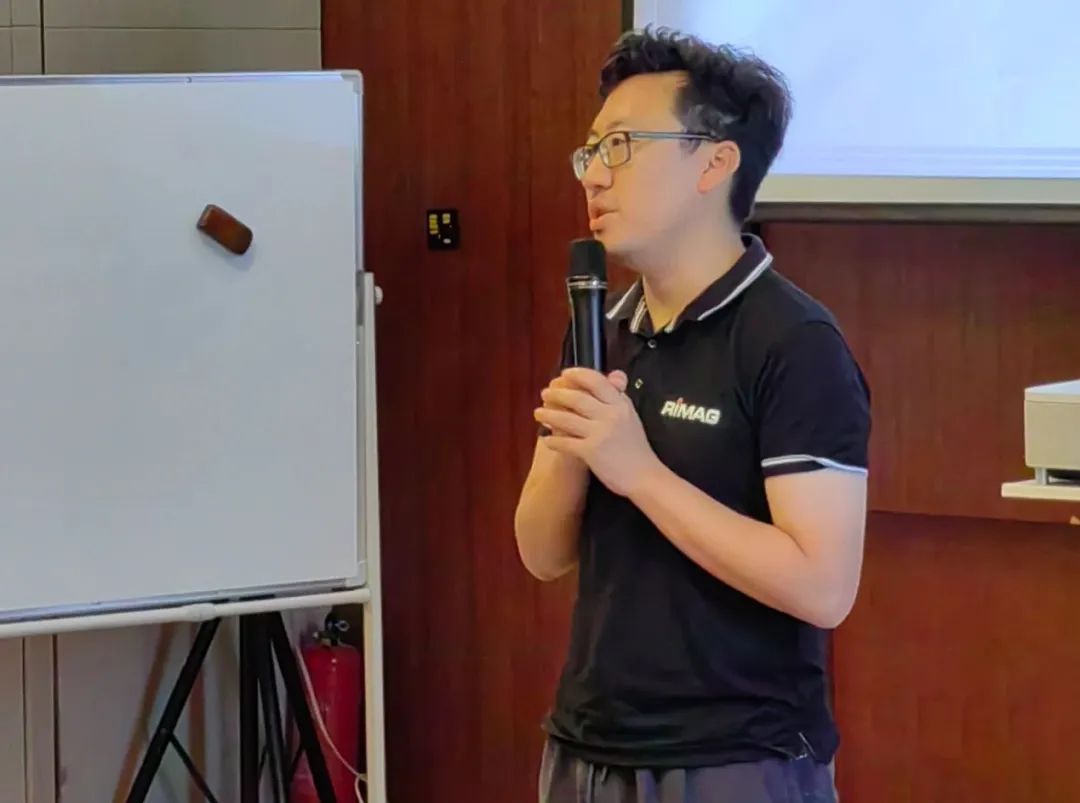 循「影」而行，向「阳」而生