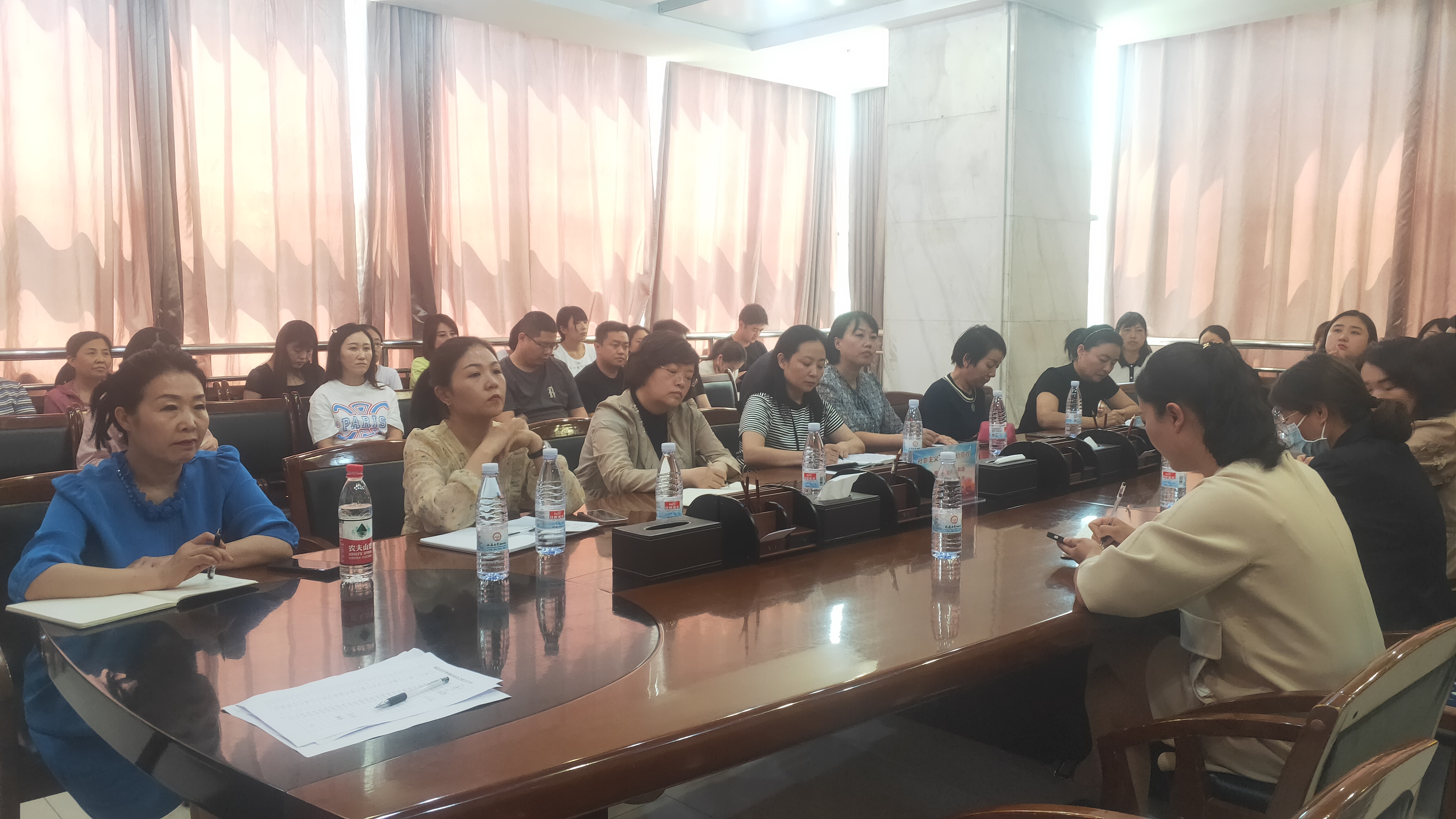 延安大学附属医院召开党政后勤规范化管理调研座谈会