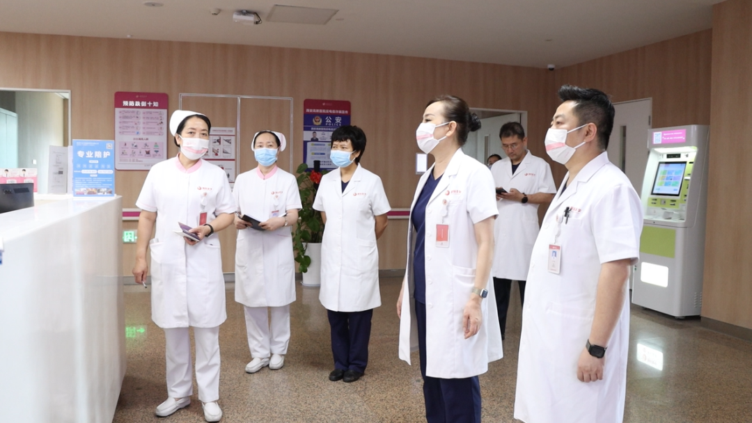 浓浓端午情 慰问暖人心:西安高新医院院领导节前走访慰问一线职工