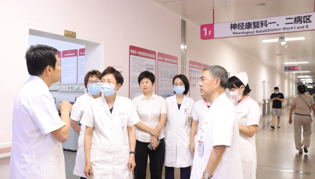 浓浓端午情 慰问暖人心:西安高新医院院领导节前走访慰问一线职工