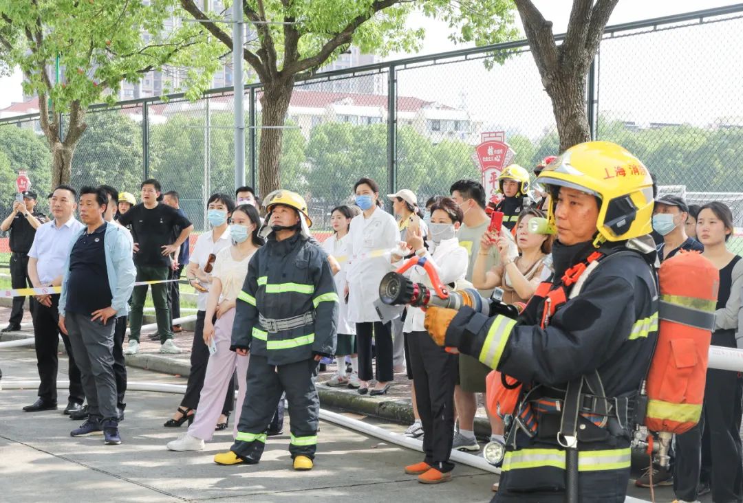 筑牢「防火墙」！同济大学多家单位联合举办消防演练