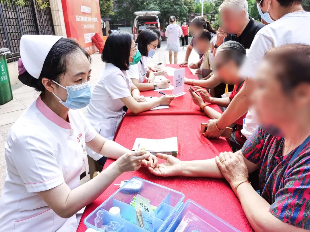 情暖端午 | 西安高新医院老年病科老年慢病义诊活动进社区