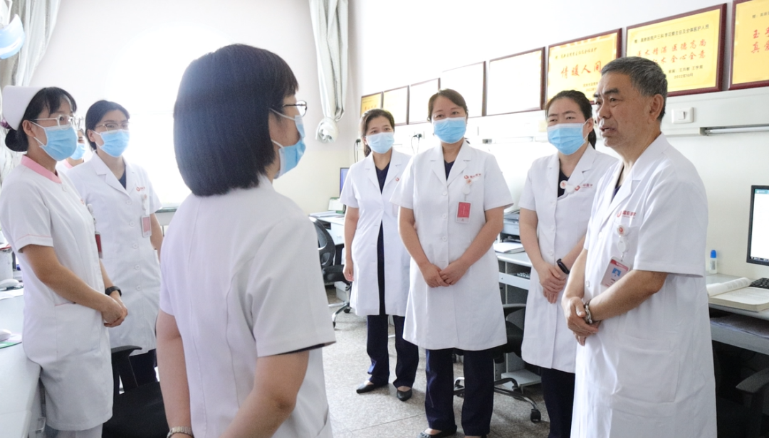 浓浓端午情 慰问暖人心:西安高新医院院领导节前走访慰问一线职工