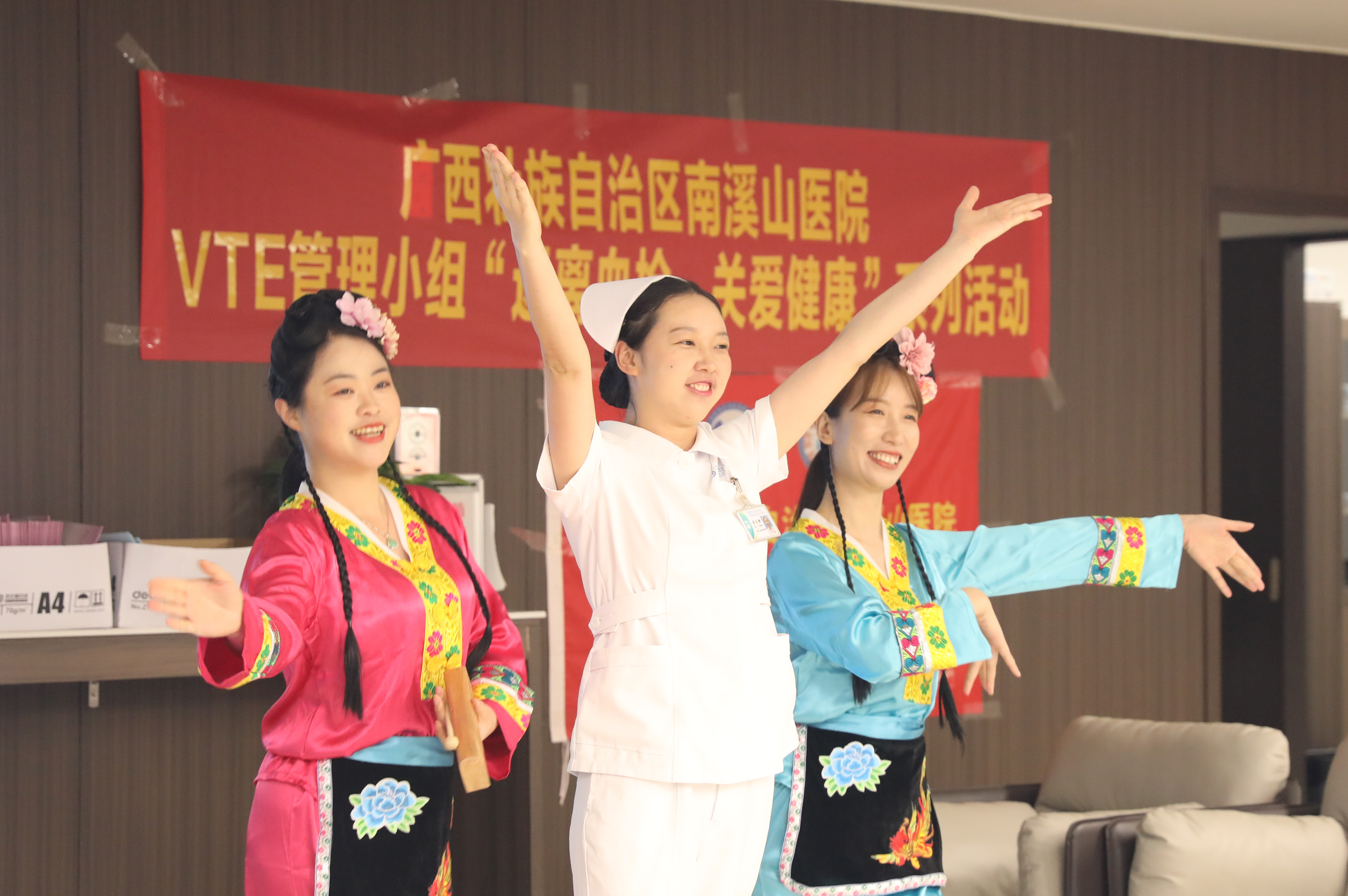 桂林彩调来科普 中外欢度端午节