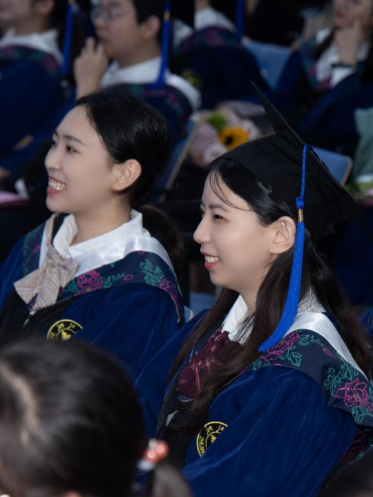浙江大学「一带一路」国际医学院首届研究生毕业典礼隆重举行